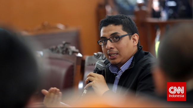 Pakar hukum Zainal Arifin Mochtar menduga ada gejala perlawanan terhadap Presiden Jokowi terkait pemberhentian 51 pegawai KPK.