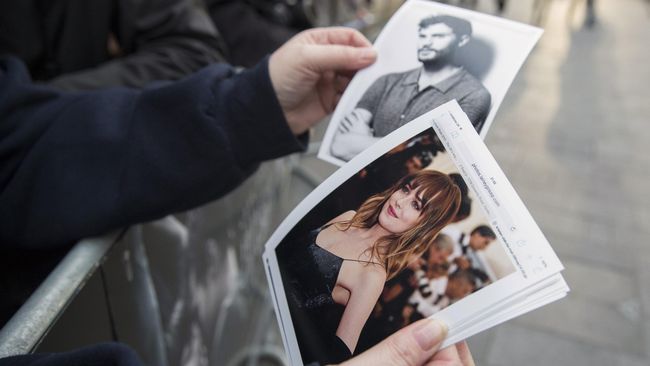 Kegilaan cerita Fifty Shades of Grey, percintaan erotis pengusaha kaya dan mahasiswa tingkat akhir Sastra itu menjangkiti para penggemarnya di luar sana.