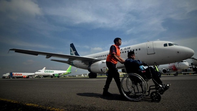 Permasalahan dan kebutuhan transportasi udara dinilai tidak bisa hanya menjadi tanggung jawab Kementerian Perhubungan saja.