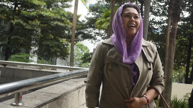 Yenny Wahid menegaskan kemarahan sebagian masyarakat akibat kasus dugaan penistaan agama tak boleh dijadikan pemecah belah bangsa. 