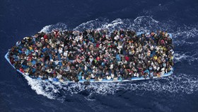 Kapal Terbalik di Mediterania, 700 Migran Tewas