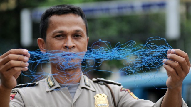Kriminolog dari Universitas Indonesia Erlangga Masdiana mengatakan aksi main hakim massa atas begal disebabkan stress sosial warga.