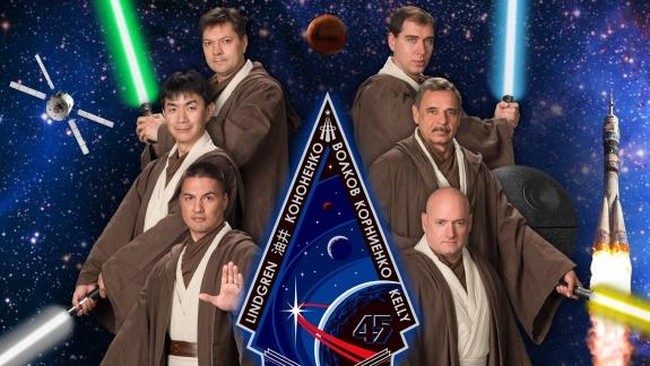Para astronaut yang dikirimkan untuk sebuah misi ke antariksa diperkenalkan dengan gaya Jedi yang terkenal dalam film legendaris Star Wars.