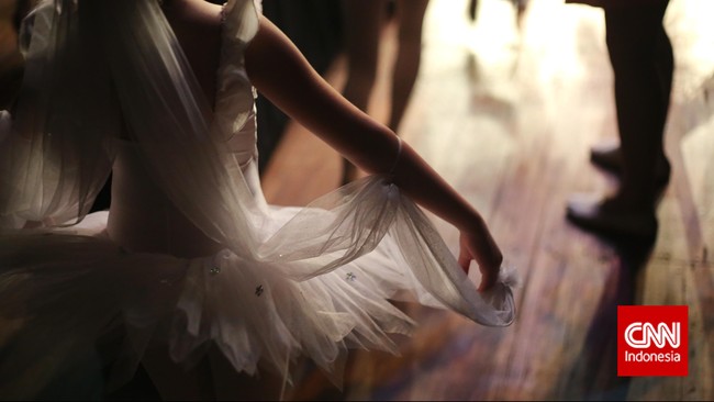 Badan Narkotika Nasional (BNN) menggelar lomba tari kreasi bernama 'Dancing Again Drugs'. Kompetisi itu turut mengambil tema 'War on Drugs'.