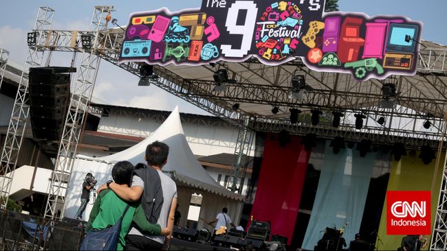 Frente, Bunglon, M.E, Base Jam, siap memeriahkan acara The '90s Festival—Big Reunion di Istora Senayan, Jakarta, pada 7 November 2015.