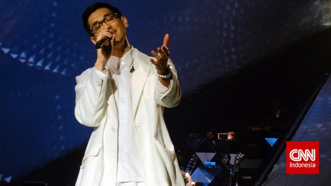 Musisi solois Afgansyah Reza mengaku, lagu-lagu tahun 1990-an lebih romantis dan dapat membangun suasana hati.