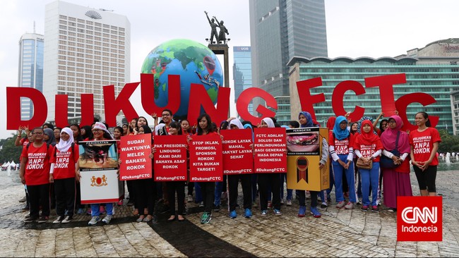 Kemenkes menyebut pemerintah akan mengaksesi FCTC setelah lebaran, meskipun Presiden Jokowi meminta dilakukan kajian menyeluruh terhadap dampak akses itu.