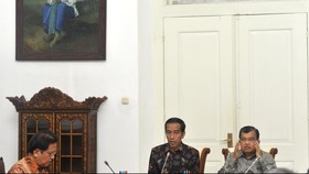 Jokowi, JK, dan Surya Paloh Berkumpul di Istana Presiden