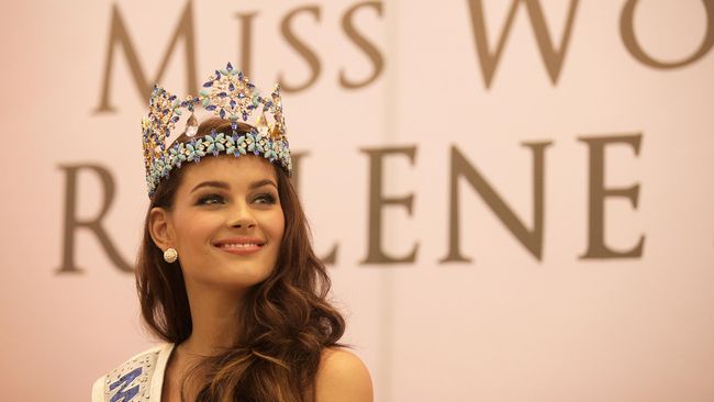 Miss World 2014, Rolene Strauss, mengaku sangat menyukai kuliner khas Indonesia. Ia sangat menyukai sate ayam dan nasi goreng.