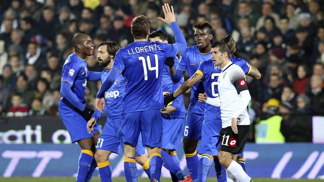 Allegri tidak menyalahkan Vidal dalam kegagalan melakukan penalti saat melawan Cesena. Allegri menganggap Vidal sebagai pemain terbaik Juve di pertandingan ini.