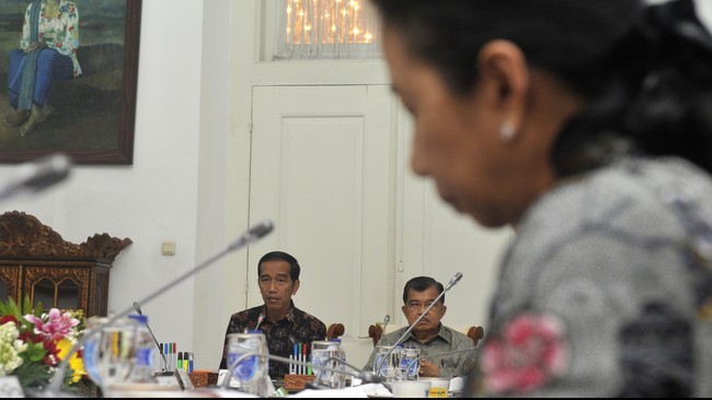 Presiden Joko Widodo menggelar rapat terbatas terkait persiapan pelaksanaan peringatan 60 Tahun Konferensi Asia Afrika (KAA). Ia mengakui persiapan mepet.