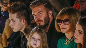 David Beckham Pangku Anak di NYFW