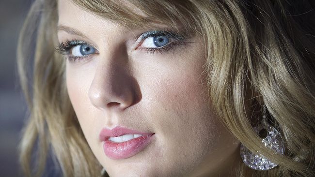 Taylor Swift menggasak 14 nominasi, antara lain Top Artist, Top Female Artist, Top Billboard 200 Artist, Top Hot 100 Artist.