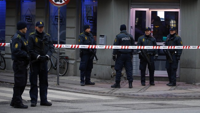 Norrebro, lingkungan imigran di Denmark yang punya reputasi buruk di masa lalu mendadak hiruk-pikuk karena media dan polisi setelah penembakan sinagoga dan kafe