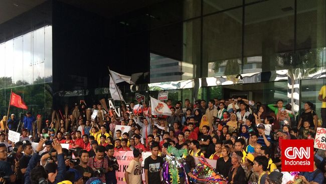 Samad: Semua Bermula dari Budi Gunawan Samad mengakui jika rentetan serangan yang diterima KPK dan dirinya berawal dari penetapan Budi Gunawan sebagai tersangka.