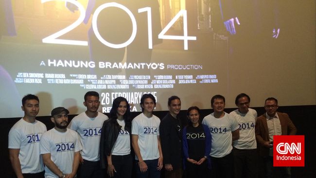 Tak banyak film Indonesia yang menceritakan tentang politik, apalagi konspirasi. Ide ini diwujudkan Hanung Bramantyo dan Rahabi Mandra melalui 2014.