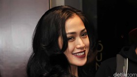 Jessica Iskandar Baru Urus Akta Nikah Saat Sudah Hamil