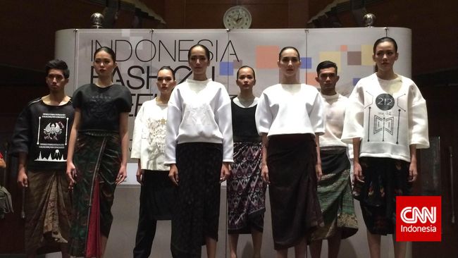 Para pelaku industri fesyen dan pemerintah menargetkan Indonesia akan menjadi pusat fesyen di Asia pada 2018 dan dan dunia pada 2025