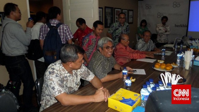 Tim 9 menyelenggarakan rapat untuk membahas keputusan PN Jaksel yang mengabulkan gugatan praperadilan Komisaris Jenderal Budi Gunawan Senin (16/2) lalu.
