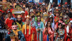 Keharmonisan Etnis Jawa & Tionghoa di Perayaan Grebeg Sudiro