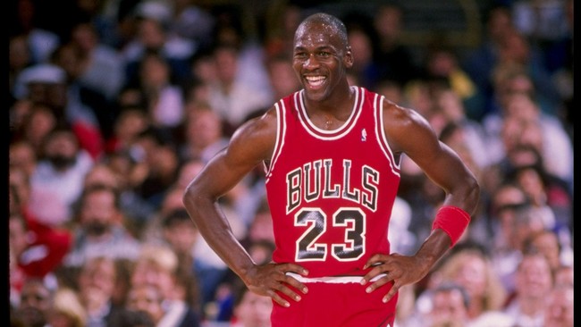 Karena satu kisah romansa, Mike Tyson pernah ingin menghajar Michael Jordan dalam sebuah acara makan malam pada awal 1990-an.