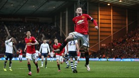 Roy Hodgson Membela Kapten Rooney