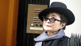 Pembunuh John Lennon Minta Maaf ke Yoko Ono