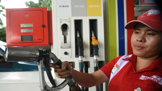 Pelaku industri otomotif membutuhkan dukungan regulasi yang mewajibkan seluruh pengguna kendaraan tidak lagi mengonsumsi BBM sebelum memproduksi lebih banyak.