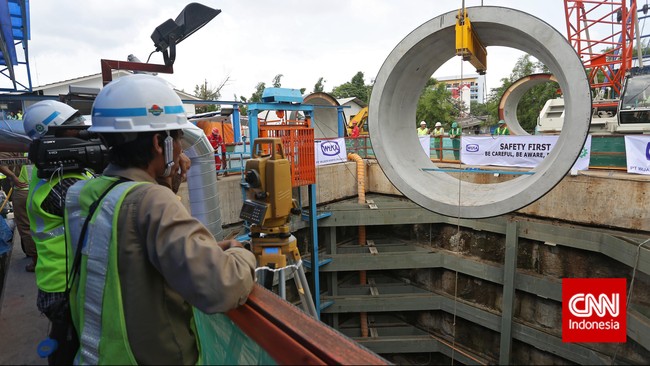Total order book hingga pekan ketiga April 2015 mencapai Rp 36,6 triliun dengan carry over sebesar Rp 29 triliun.