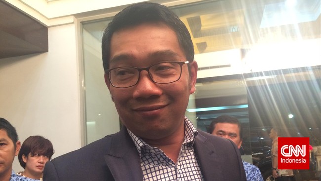 Gubernur Jawa Barat Ridwan Kamil meminta Baim Wong mencabut pendaftaran Citayam Fashion Week sebagai hak kekayaan intelektual di Kemenkumham.
