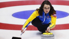 Ekspresi Atlet Dalam Kejuaraan Curling di Kanada