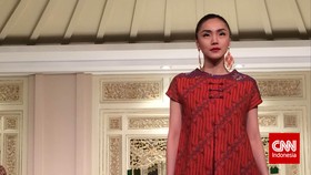 Kombinasi Unik Busana Peranakan dan Batik