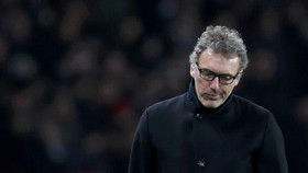 PSG Melepaskan Laurent Blanc