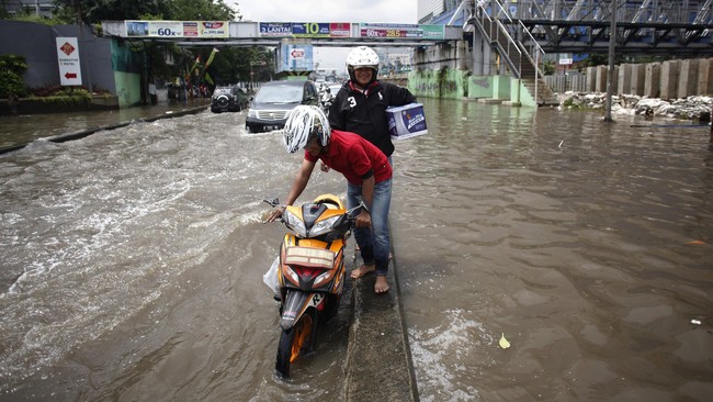 Hujan yang turun tidak selalu deras dengan disertai petir.