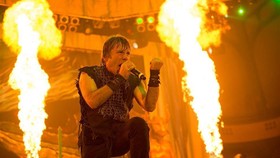 Bruce Dickinson Merasa Aneh Melihat 'Iron Maiden Wanita'