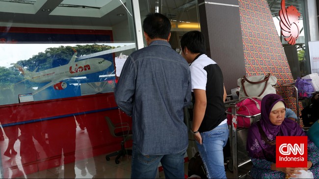 Hadi M. Djuraid, Staf Khusus Menteri Perhubungan Ignasius Jonan menyebut maskapai low cost carrier tidak memiliki SOP penanganan krisis layaknya full service.