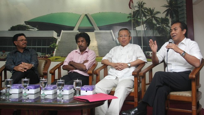TKN Jokowi-Ma'ruf Amin meminta kepada Tim Hukum Prabowo-Sandi untuk tidak menyesatkan publik lewat tuduhan yang tidak benar.