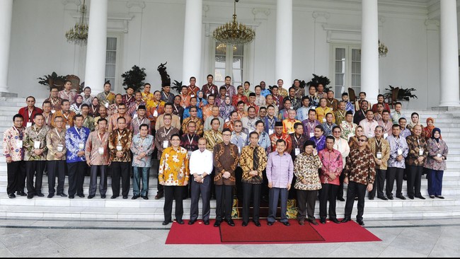 Lemahnya koordinasi Kabinet Kerja tercermin dari lempar tanggung jawab terkait kebijakan serta pernyataan para menteri yang kerap berseberangan.