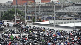 Bapenda Ubek Penunggak Pajak Motor hingga Parkir Stasiun