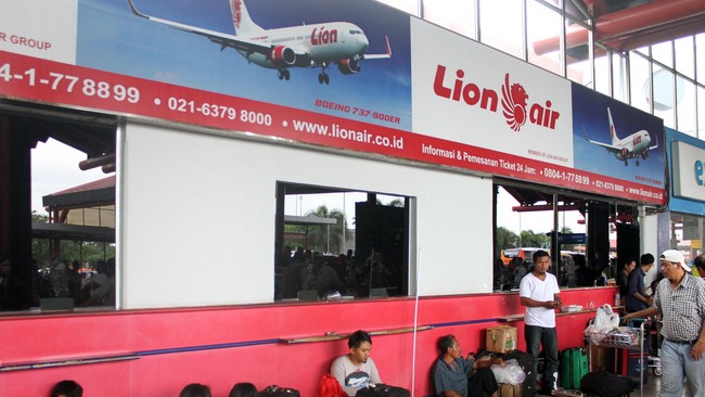 Lion Air memindahkan seluruh penerbangan domestik di Bandara Soetta baik untuk keberangkatan maupun kedatangan dari Terminal 2E ke Terminal 1A per 14 Desember.