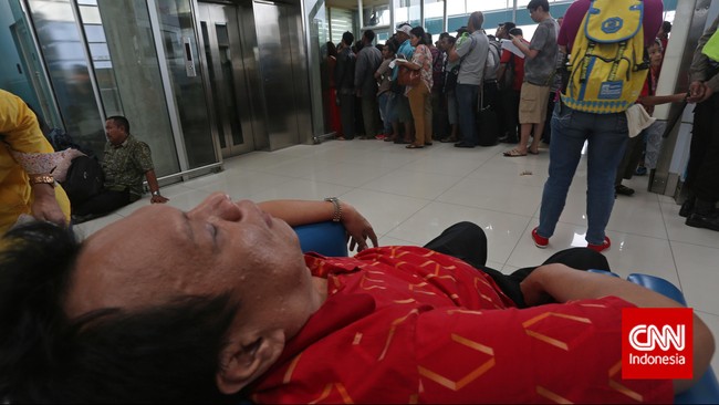 Pemerintah dinilai bergantung&nbsp;pada pelaku monopoli. Hal tersebut dinilai akan menyandera kebijakan pemerintah terkait dengan bisnis penerbangan.