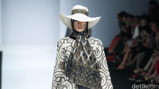 Lini busana yang tidak berkonsentrasi pada busana muslim pun turut menyediakan modest fashion sebagai salah satu pilihan. Nonmuslim pun memakainya.