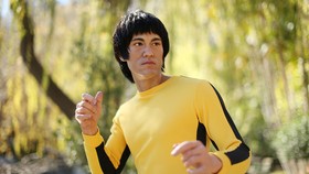 Biopik yang Mengungkap Sisi Tersembunyi Bruce Lee