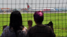 img-title Maskapai Grup Lion dan AirAsia Belum Berikan Laporan Keuangan