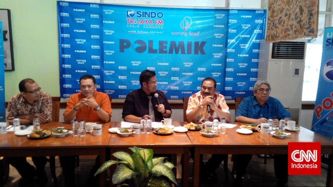 Pertemuan antara KPK dan Polri tak menjamin situasi pemerintahan aman. Impeachment dari DPR masih mungkin terjadi.