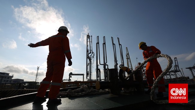 PT Pertamina (Persero) akan menggelar tender pembangunan tangki penampungan dalam waktu dekat. 