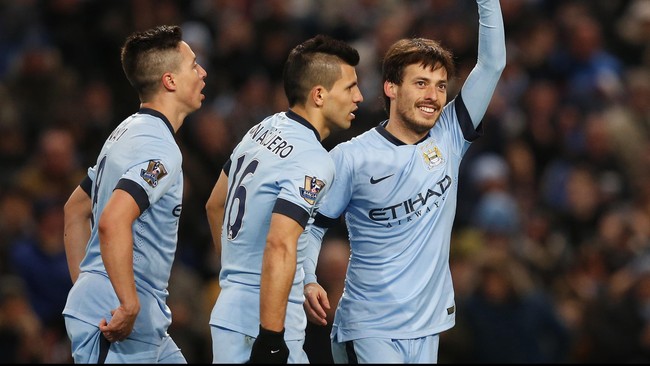 Jarak Manchester City dengan pemimpin klasemen Liga Inggris, Chelsea yang ditahan imbang Burnley makin dekat. Keduanya kini terpaut selisih lima poin.
