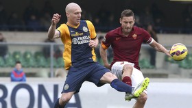 Imbang dengan Verona, AS Roma Makin Jauh dari Juventus