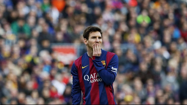 Kisruh mengenai hak siar kolektif Liga Spanyol menyebabkan pemain memutuskan untuk mogok dan federasi sepak bola menghentikan kompetisi.