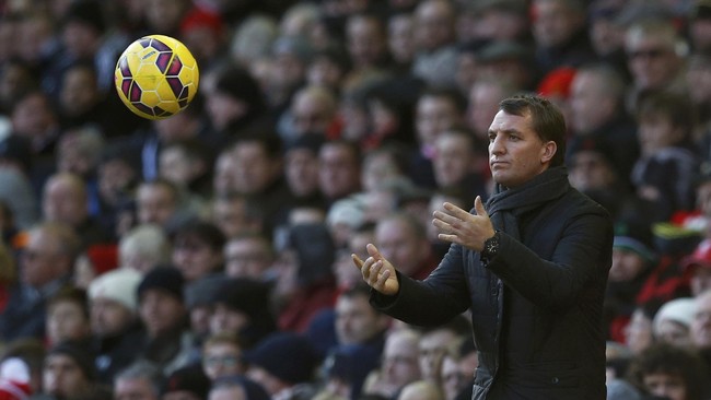 Setelah kalah dari Manchester United di Old Trafford dengan skor 1-3 akhir pekan lalu posisi Brendan Rodgers sebagai juru taktik Liverpool kian tertekan.